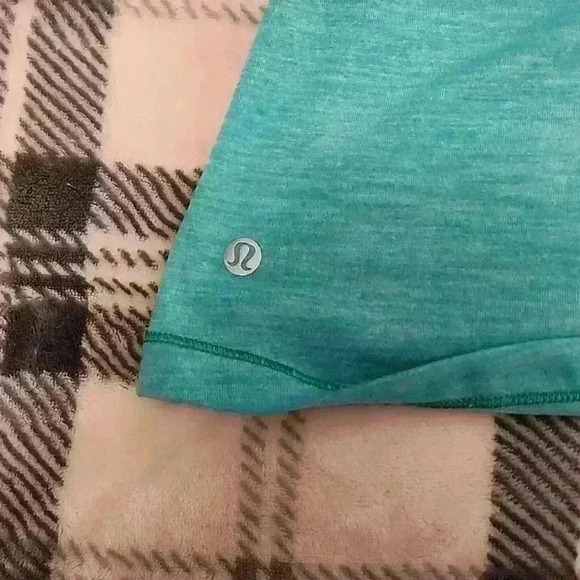 Lululemon Size Small twist and toil tank - sports bra with attached tank top - Picture 4 of 7